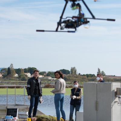 Série TV- meurtre dans une station d'épuration, gardez les masques